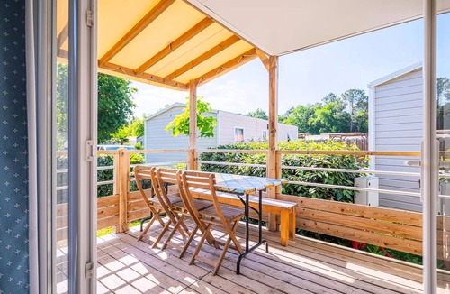Saint-Laurent-de-Medoc House | Camping Le Paradis * - Mobile Home Ancolie 4 Rooms 5 People + TV