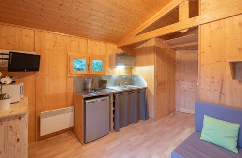 Levier Ski Chalet | Camping nature 3 étoiles - au coeur des montagnes du Jura