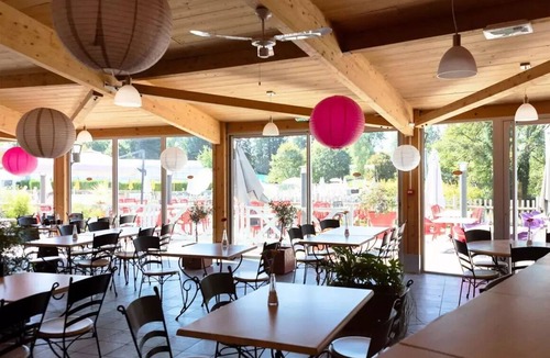 Clairvaux-les-Lacs House | Campsite Le Fayolan* - Mobile home Comfort 4 rooms 6 people air-conditioned