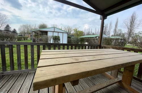 Vaivre-et-Montoille House | Campsite Seasonova Vesoul * - HLL 1 PMR ROOM - 3 people 3 people