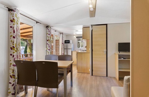 Vaulnaveys-le-Bas RV Rental | Caravan "Mobil Home Lodge 77 No. 28" with Shared Pool