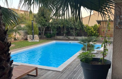 Vic-la-Gardiole Apartment | Casa Da Luz – Villa with Pool, Jacuzzi, and Sauna in Vic-la-Gardiole