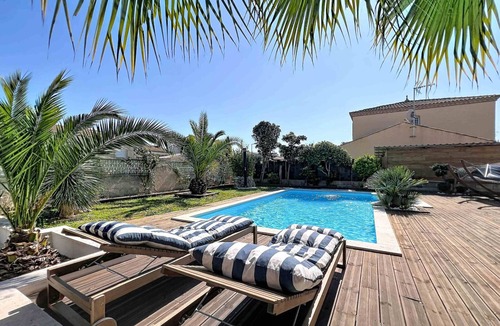 Vic-la-Gardiole Villa | Casa da luz villa swimming pool jacuzzi sauna seaside bowling alley bicycle track