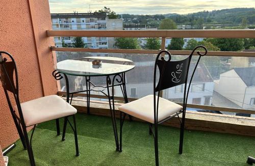 Montceau-les-Mines Apartment | Casa