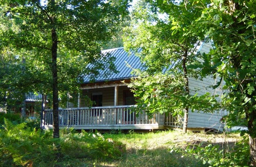 Biron Ski Chalet | Castelwood: comfortable ecological chalets with swimming pool in the Dordogne.