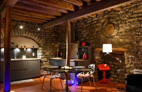 Arbois Apartment | Caveau Contemporain KV'O37