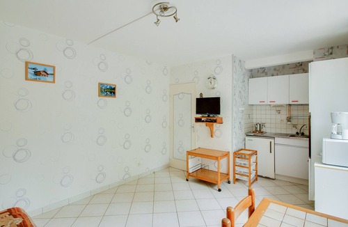 Cauterets Apartment | Central Studio for 4 with Parking, Near Ski Lift & Thermal Center