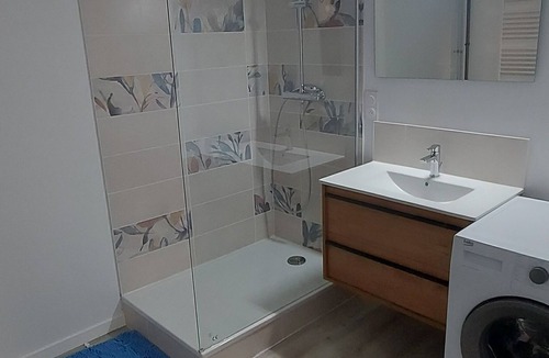 Tournon-sur-Rhone Apartment | Centre Ville de Tournon au Cœur des Vignes Éveiller vos Papilles