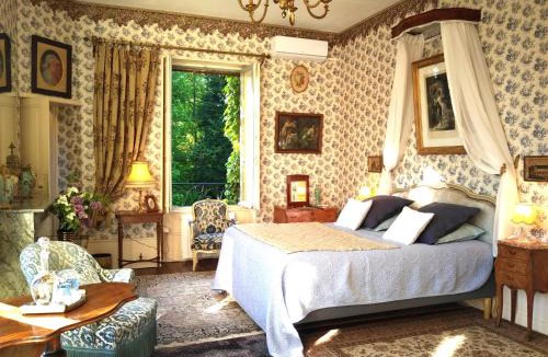 Saint-Remy-de-Chargnat Bed & Breakfast | Château de la Vernède, la Grande Vernède