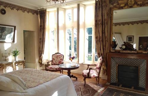 Saint-Remy-de-Chargnat Bed & Breakfast | Château de la Vernède, la Grande Vernède