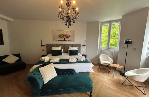 Geneuille Hotel | Château de la Dame Blanche