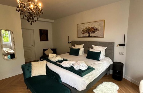 Geneuille Hotel | Château de La Dame Blanche - Logis