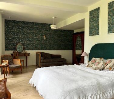 Louchy-Montfand House | Château de la Motte - chambre d'hôtes et gîtes