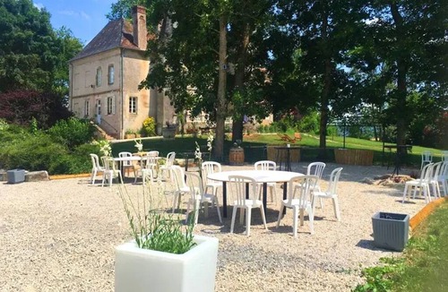 Saint-Forgeot Bed & Breakfast | Château de Millery, Noctua room