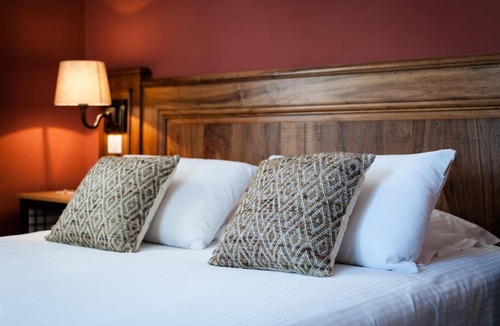 Saulon-la-Rue Hotel | Château de Saulon