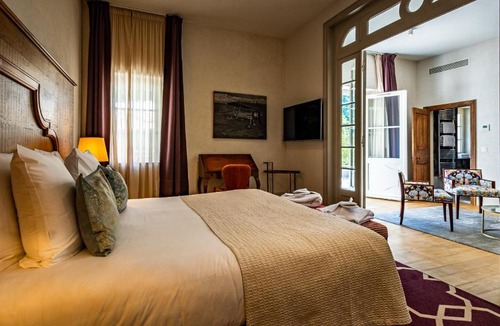 Saulon-la-Rue Hotel | Château de Saulon