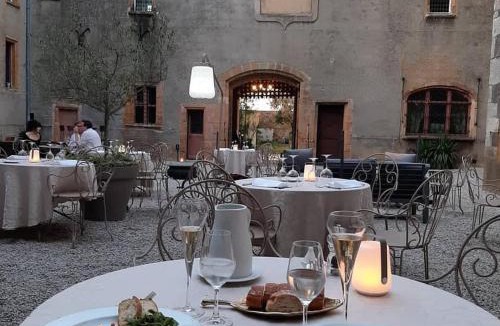 Varennes-les-Macon Bed & Breakfast | Château de Varennes