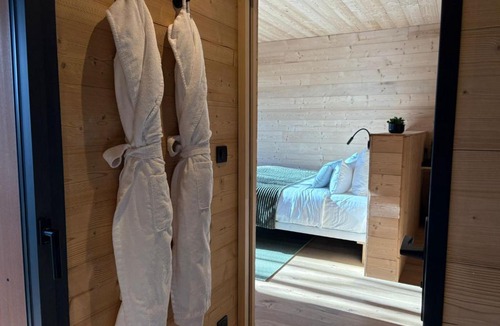 La Chapelle-Villars Hotel | Château de Villars, chambres, lodges avec spa