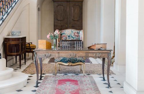 Entrains-sur-Nohain House | Château du Domaine du Réveillon