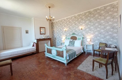 Fours Bed & Breakfast | Château Latour - B&B, Pool, Parking, Dinner pre-bookable