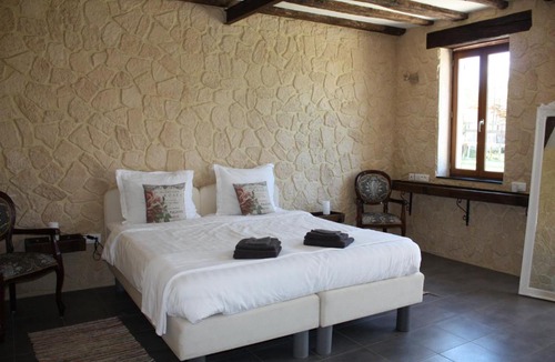 Fours Bed & Breakfast | Château Latour - B&B, Pool, Parking, Dinner pre-bookable