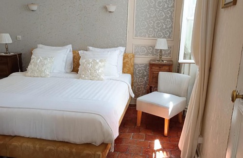 Fours Bed & Breakfast | Château Latour - B&B, Pool, Parking, Dinner pre-bookable