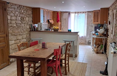 Druyes-les-Belles-Fontaines Other | Charming farmhouse with WiFi in Druyes-les-Belles-Fontaines