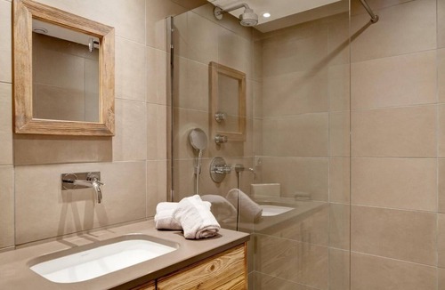 Le Praz Ski Chalet | Chalet, 200m from ski slopes, balcony, fireplace or stove, tv, 150m², Courchevel