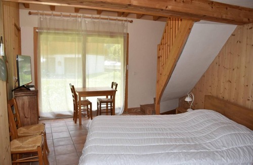 Pralognan-la-Vanoise Ski Chalet | Chalet, 250m from resort center, fireplace or stove, tv, ski locker, 80m², Pralognan-la-Vanoise