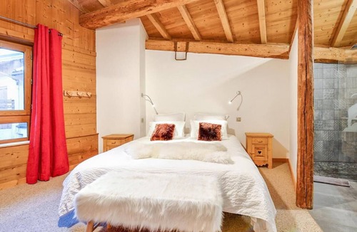 Les Allues Ski Chalet | Chalet, 300m from shops, terrace, fireplace or stove, ski locker, 130m², Méribel