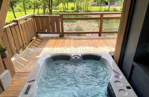 Raon-aux-Bois Ski Chalet | Chalet 5 Personnes - Jaccuzi - Sauna - Étang Privée La Cabane à Sucre