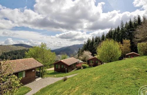 Les Noes House | Chalet accueillant avec terrasse et 2 chambres dans les Monts de la Madeleine - FR-1-496-239