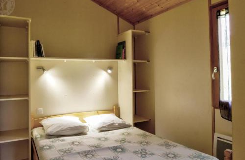 Les Noes House | Chalet accueillant avec terrasse et 2 chambres dans les Monts de la Madeleine - FR-1-496-239