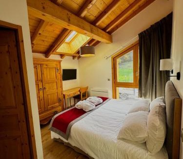 Aigueblanche Ski Chalet | Chalet Alpin avec piscine, jacuzzi et salle de jeux