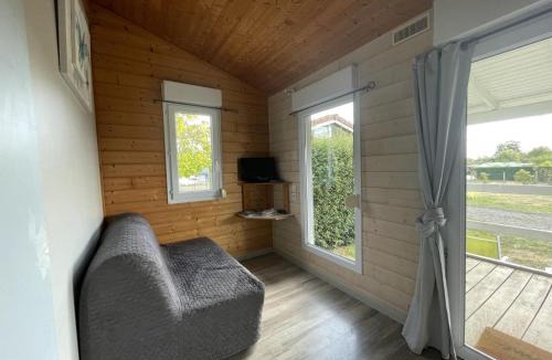 Pierrefitte-sur-Loire House | Chalet au bord de l'eau, terrasse privée, pêche, baignade, nature et détente, animaux acceptés - FR-1-489-359