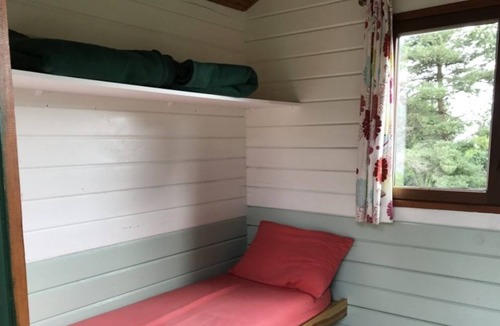 Saint-Urcize House | Chalet-bungalow "Anaïs" 2 people with incredible views of the Aubrac