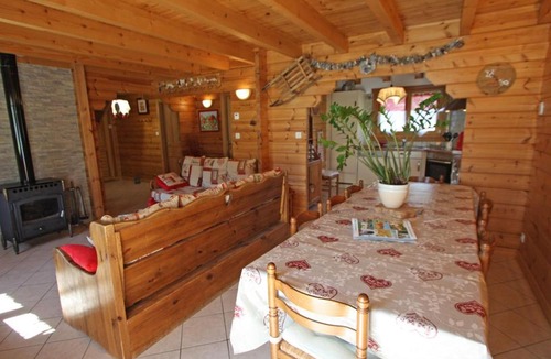 Saint-Nabord House | Chalet chaleureux avec sauna, terrain, terrasse et babyfoot à Saint-Nabord - FR-1-589-255