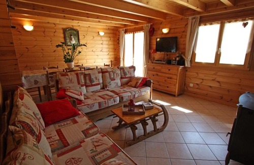Saint-Nabord House | Chalet chaleureux avec sauna, terrain, terrasse et babyfoot à Saint-Nabord - FR-1-589-255