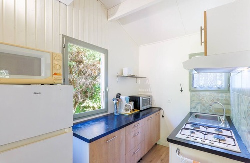 Les Vans Ski Chalet | Chalet "Comfort Shared Pool" with Pool, Shared Terrace and Wi-Fi