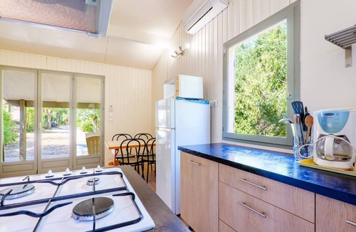 Les Vans Ski Chalet | Chalet "Comfort Shared Pool" with Pool, Shared Terrace and Wi-Fi
