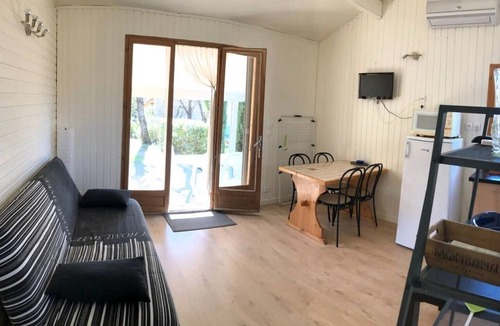 Les Vans Ski Chalet | Chalet "Comfort Shared Pool" with Pool, Shared Terrace, and Wi-Fi