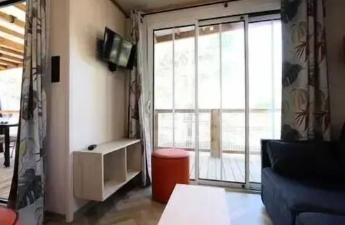 Savignac-les-Ormeaux Ski Chalet | Chalet Confort 42m² - 3 bedrooms + Covered terrace + Reversible air conditioning + TV 6 persons