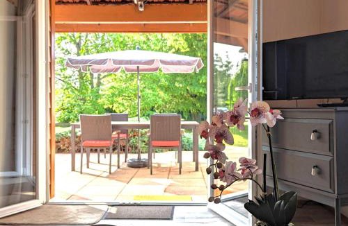 Pesmes House | Chalet confortable à Pesmes avec terrasse privative - FR-1-583-477