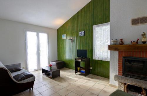 Usson-en-Forez House | Chalet confortable avec cheminée et jardin, animaux acceptés - FR-1-496-164