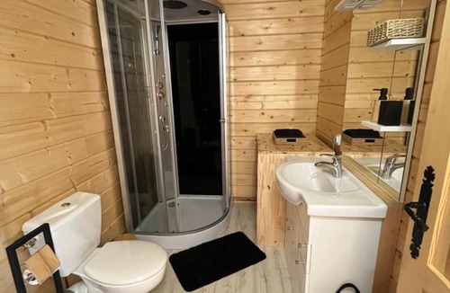 Chassey-les-Montbozon Ski Chalet | Chalet Des Aigrettes- Jacuzzi privatif