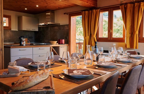 Macot-la-Plagne Ski Chalet | Chalet-Elite-Ensuite-Mountain view