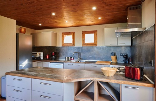Macot-la-Plagne Ski Chalet | Chalet-Elite-Ensuite-Mountain view