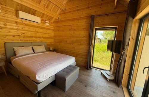 Montret Ski Chalet | Chalet en bois indépendant, terrasse et accès piscine