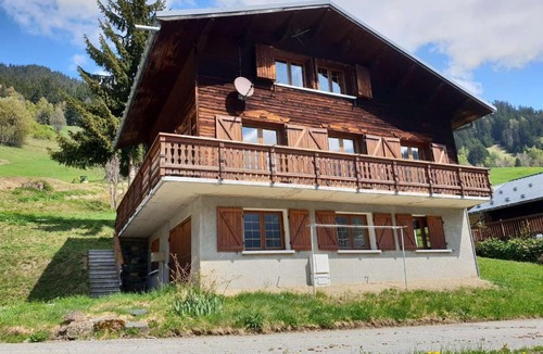 Beaufort Ski Chalet | Chalet familial au pied des pistes, idéal pour 12 personnes – 4 chambres à Beaufort - FR-1-342-198