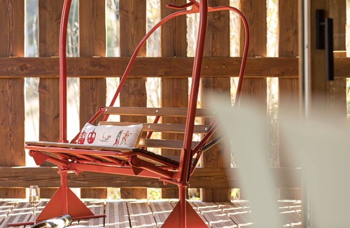 Saint-Nicolas-de-Veroce Ski Chalet | Chalet 5* with swimming-pool, ski in/out and view on Mont-Blanc, 10 people